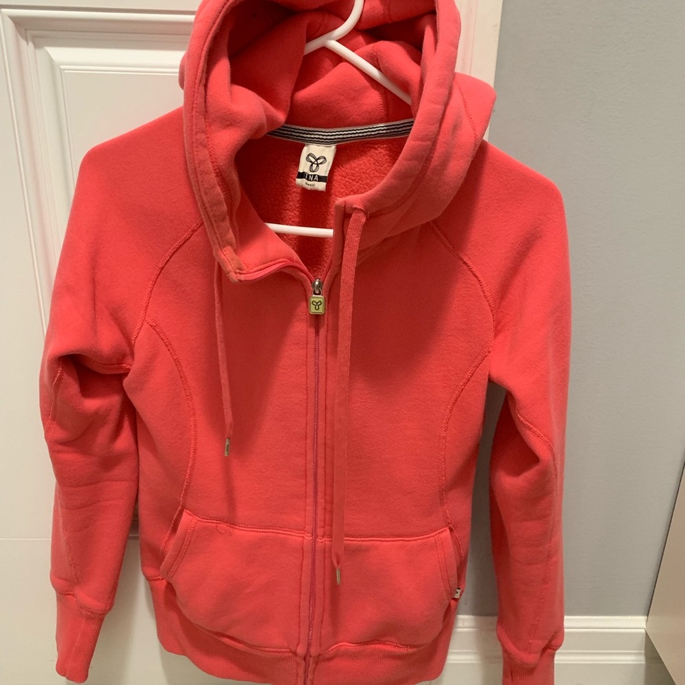 Aritzia TNA sweater small